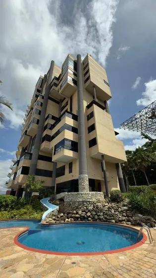 Apartamento En Urbanización Las Chimeneas, Residencias El Faraón, Valencia. Zc.p