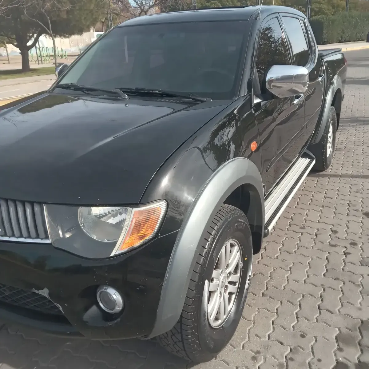 Mitsubishi L200 2.5 Did Cab Doble At 4x4