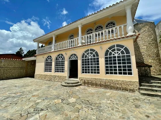 Casa En Venta, Urb. Club De Campo, Municipio Los Salías. 