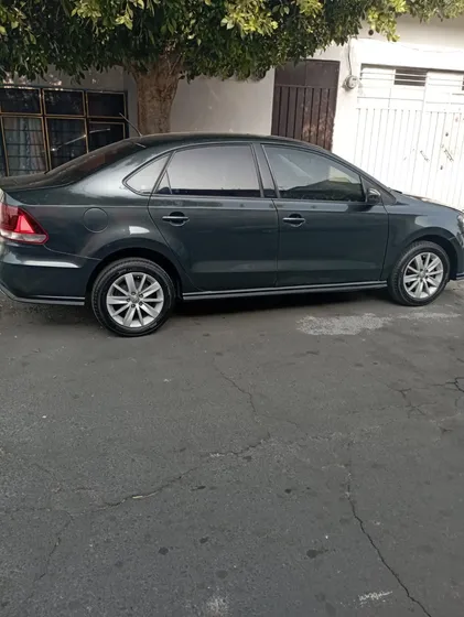 Volkswagen Vento 1.6 Confortline Mt