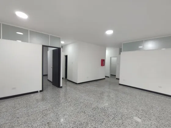 Local En Arriendo En Santa Mónica Residencial. Cod A11289