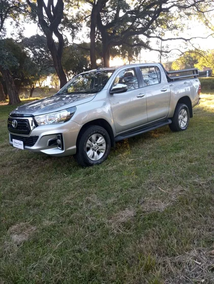 Toyota Hilux 2.7 D.cab. Srv 4x4
