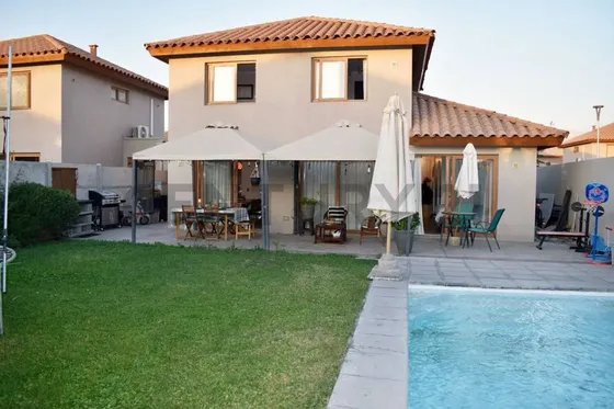 Arriendo Hermosa Casa Chicureo Norte