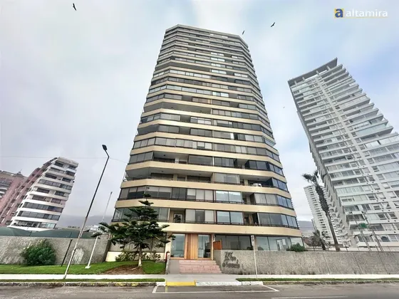 Departamento En Venta De 3 Dorm. En Iquique