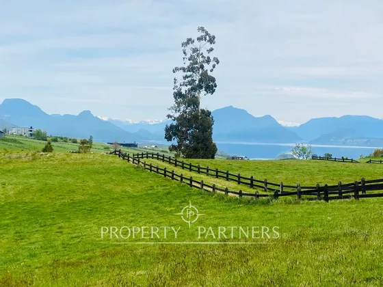 Venta De Sitio Con Vista Y Acceso Al Lago