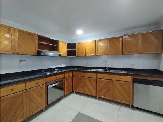 Apartamento Medellín, Sector Poblado Hato Viejo - Se Vende