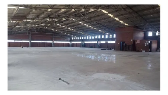 Edificio Bodega De 10.000 M2 En Arriendo, Sector Lusitania