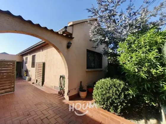 Casa En Venta De 3 Dorm. En Recoleta