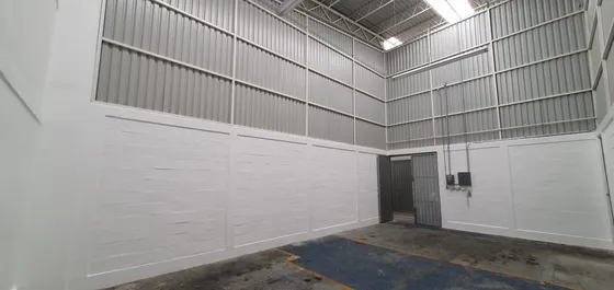 Bodega En Condominio De 90m2 Para Distribucion,almacenamiento U Operaciones