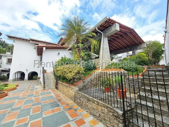 Espectacular Casa En Cumbres De Curumo