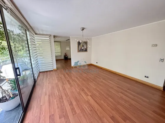 Impecable / 4d, 4b, 2e / Vespucio Con Espoz
