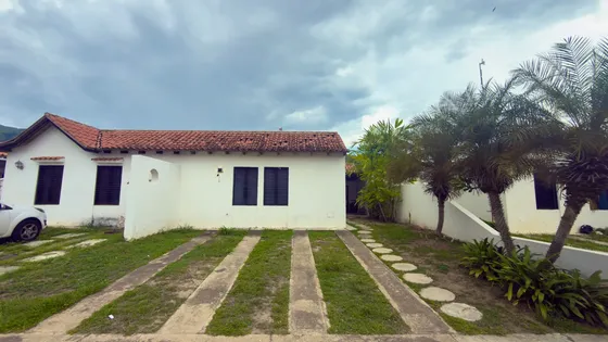 Hermanas Mitas Venden Hermosa Casa En La Cumaca San Diego