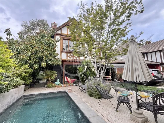 Casa En Venta De 5 Dorm. En Providencia