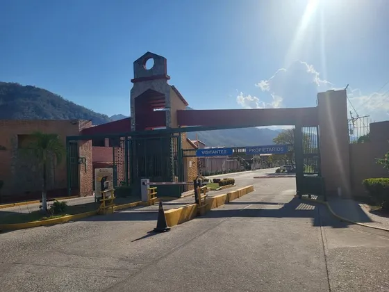 En Venta Casa Villas Del Este Guatire
