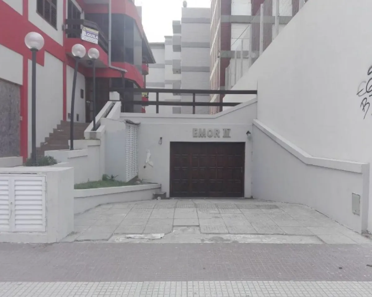 Cochera De 15 Mts2 Cubierta En Excelente Ubicacion, Centro Comercial San Bernardo, A Una Cuadra Del Mar.