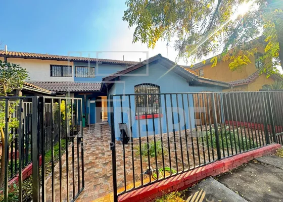 Se Arrienda Hermosa Casa En Condominio 4d+3b Macul
