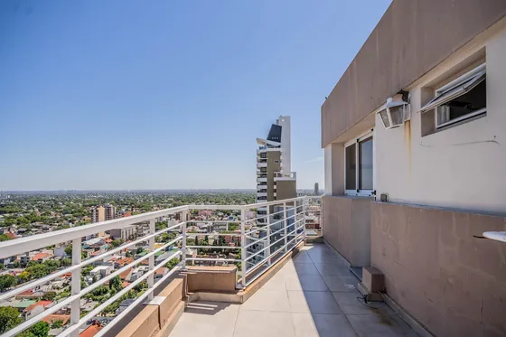 Departamento En Venta 2 Amb Con Balcon Aterrazado, Piso Alto, Full Amenities En Lomas De Zamora