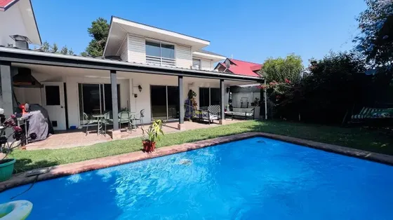 Casa En Venta 4d 3b Piscina Condominio Alto Macul