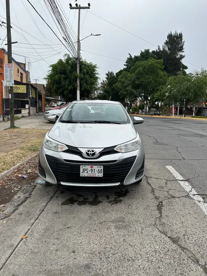 Toyota Yaris 1.5 Core Sedan Mt