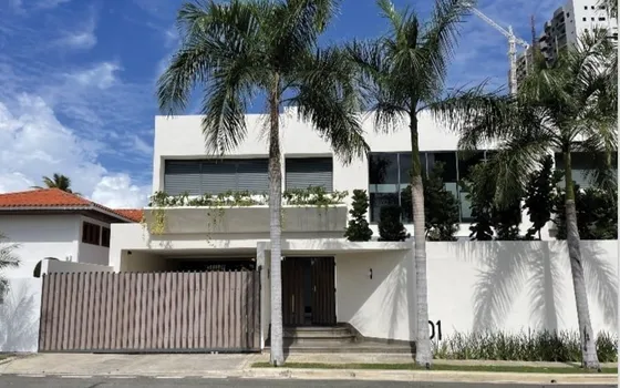 Casa De Lujo Amueblada En Bella Vista