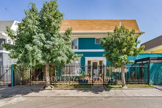 Venta De Hermosa Casa En Condominio Céntrico De Pe...