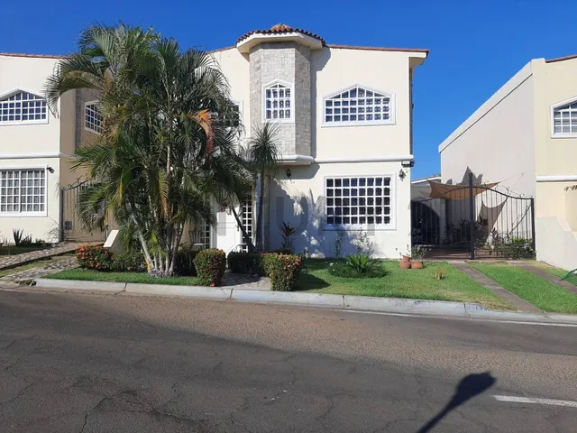 Hermosa Casa Ubicada En Loma Linda