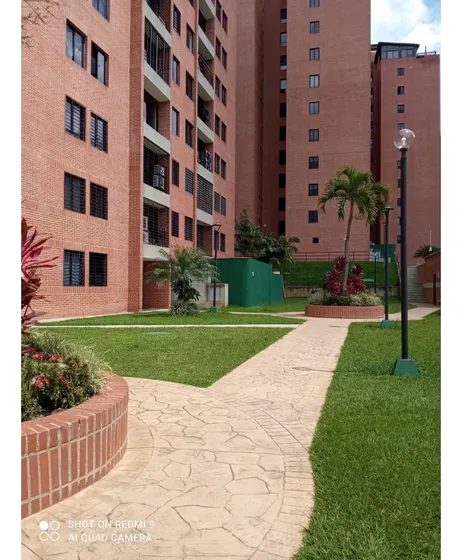 Vendo Apartamento 92m2 Colinas De La Tahona 0228