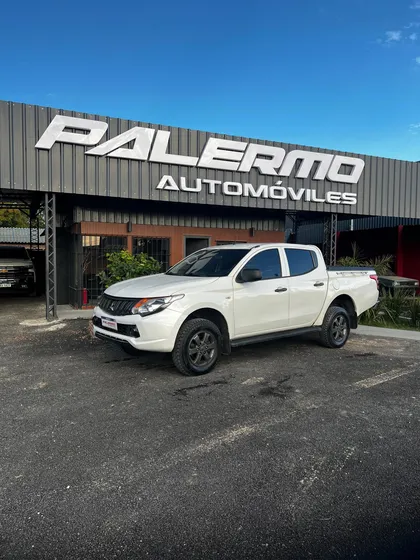 Mitsubishi L200 2.4 Cab Dob 4x4 2abag Abs Esp Llan 16