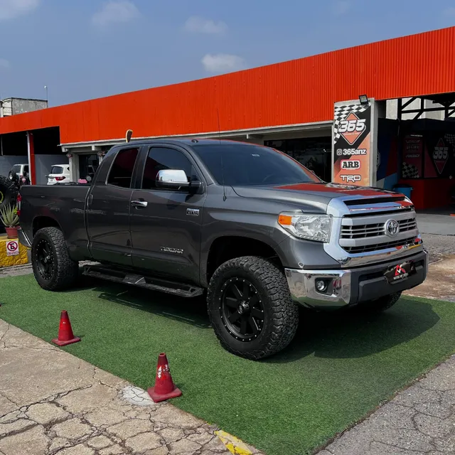 Toyota Tundra Silver