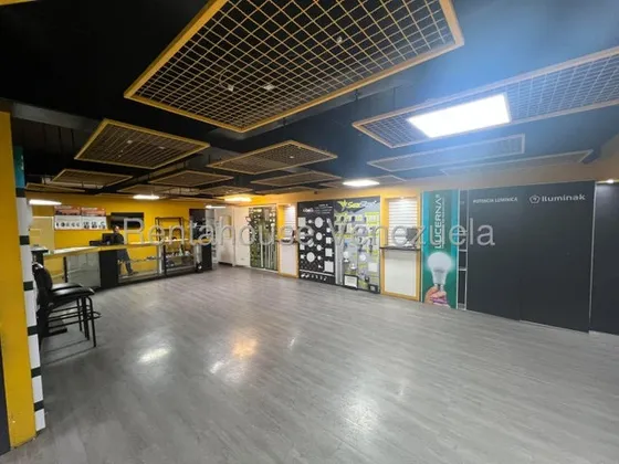 Local Comercial ( 2 Niveles / Remodelado ) Alquiler Chacao Mls-25-24539