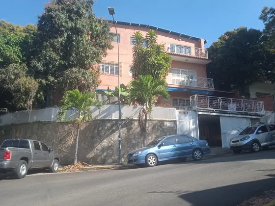 Casa Quinta En Venta Santa Monica Comercial Oficina 3 Niveles Area 860m 6 Puestos Estacionamiento