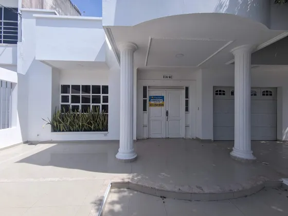 Casa En Venta La Castellana, Montería