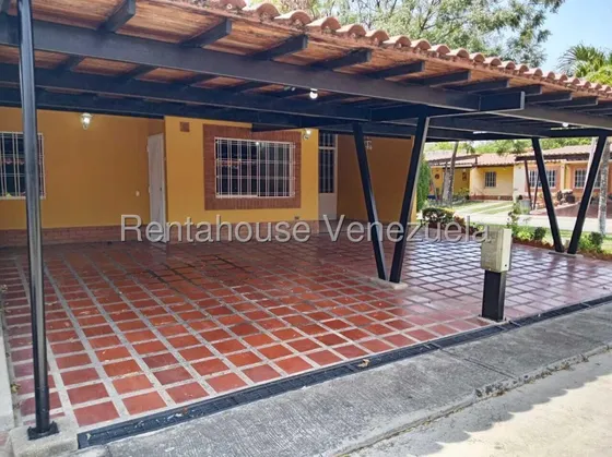 Luis Quiroz Vende Espectacular Casa En Valle De Oro San Diego, Conj Cerrado Con Vigilancia 24/7 En Esquina Pozo Estacionamiento Para 4 Vehículos Piscina Y Caney Para Reuniones  Lq 25-16793