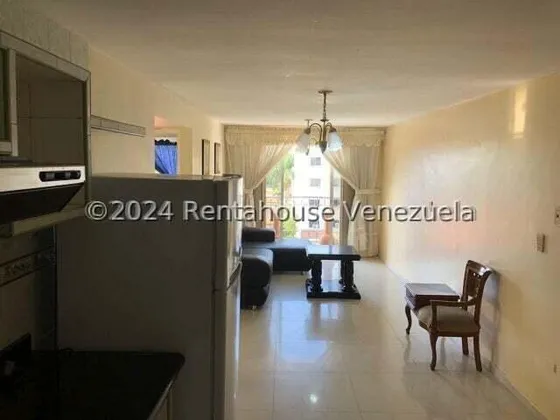 Apartamento En Venta Amoblado Zona Oeste Barquisimeto Mls #24-21667