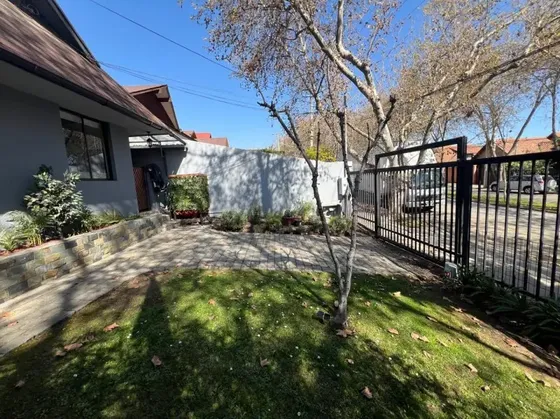 Estupenda Casa En Calle La Escuela / Almirante Soublette