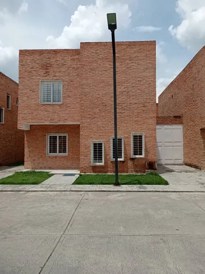 Jhonny Oviedo Vende Town House Resd Vajefreda San Diego Lmezzones