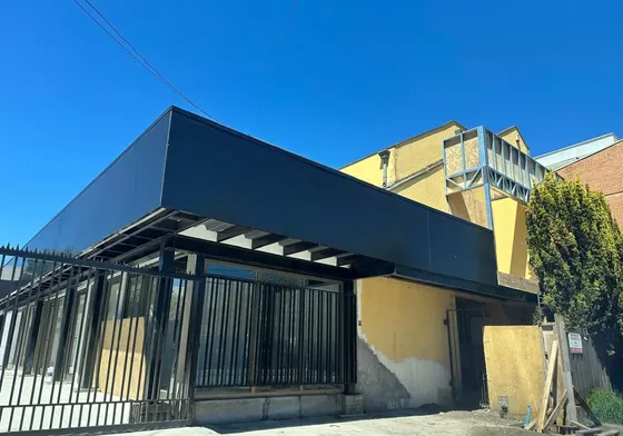 Arriendo Locales Comerciales, Strip Center Los Canelos.