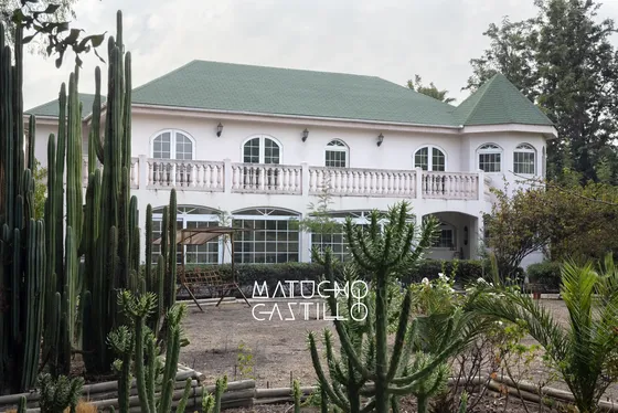 Espectacular Casa, En Condominio, Impecable, Gran Terreno.