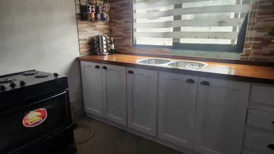 Casa Tres Dormitorios,con Amplio Terreno