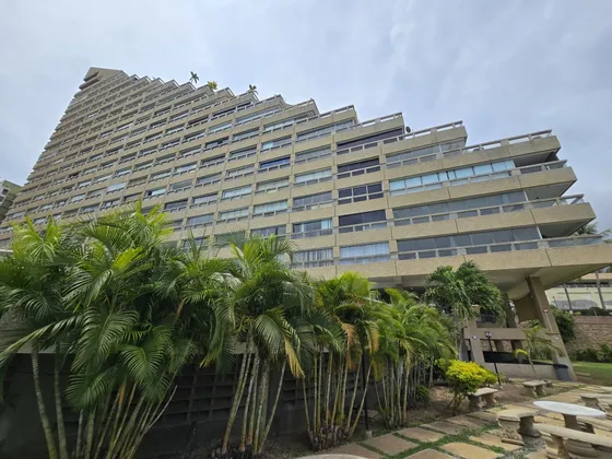 Venta Apto En Urb Playa Grande,  Vargas, (mf) 25-22262