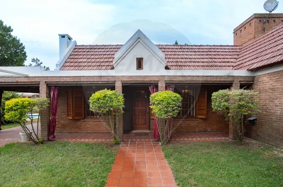 Casa En Venta La Plata