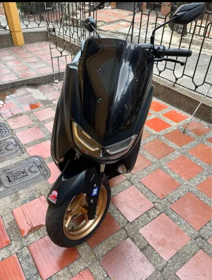 Vendo Nmax Modelo 2024 Con 15 Mil Klms ,  Llantas Nuevas Ori