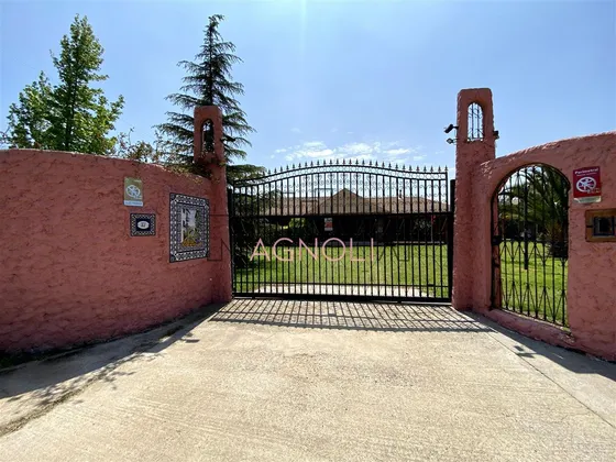 Casa En Venta De 4 Dorm. En Isla De Maipo