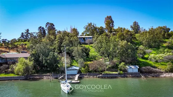 Casa En Venta De 5 Dorm. En Las Cabras