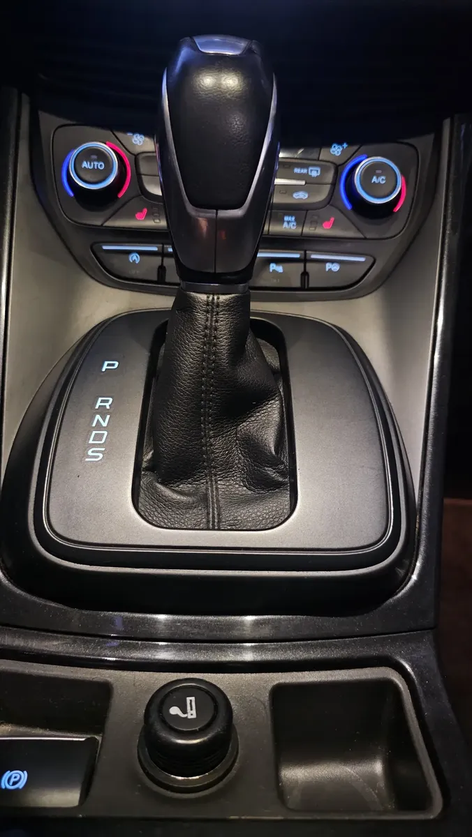 Ford Kuga 2.0 Titanium5358599853631180819