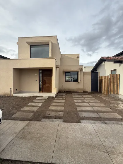 Casa Nueva A Estrenar Condominio Los Montes Piedra Roja