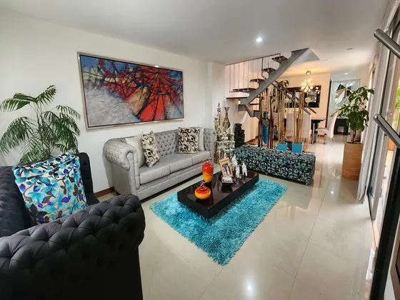 Casa En Venta En Suramerica. Cod V12769