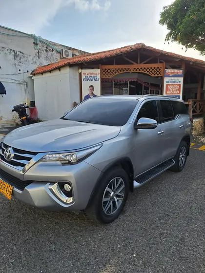 Toyota Fortuner 2.7l Mid
