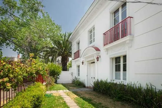 Casa Comercial - 305 Mt2 - 8 P + 6 B. (99213)