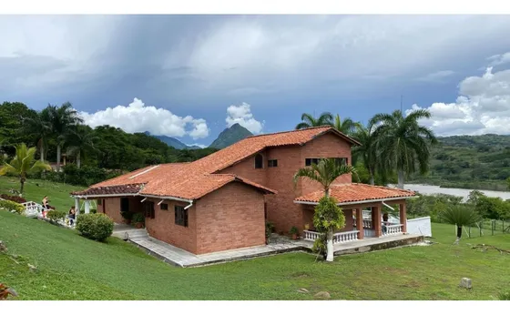 Vendo -  Cambio Finca En Parcelación  En La Pintada  - Antioquia